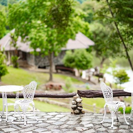 Nan Waterside Hong Bon Nern Bed and Breakfast Exteriör bild