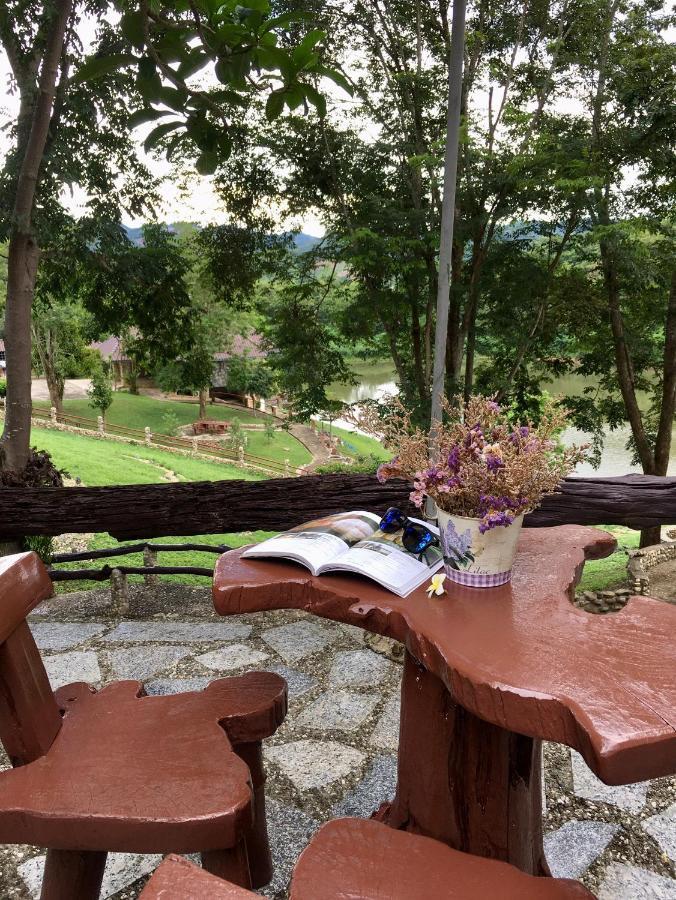 Nan Waterside Hong Bon Nern Bed and Breakfast Exteriör bild