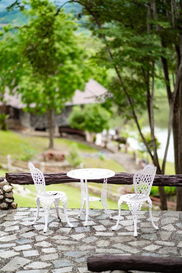 Nan Waterside Hong Bon Nern Bed and Breakfast Exteriör bild