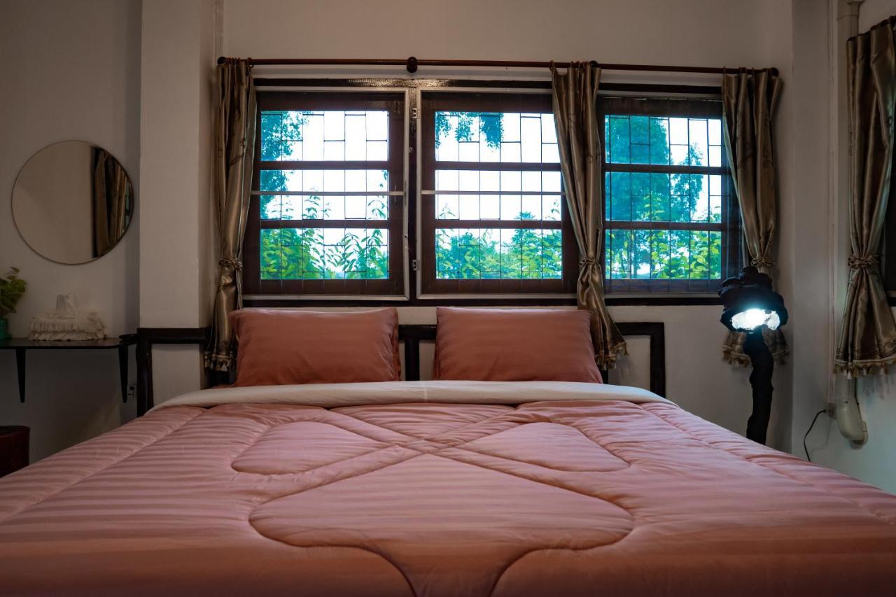 Nan Waterside Hong Bon Nern Bed and Breakfast Exteriör bild